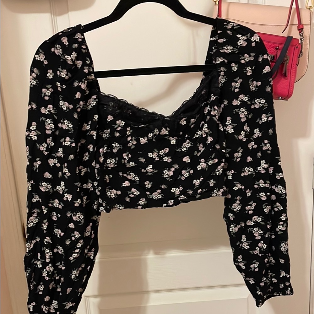 BP Black Floral Long-Sleeve Square-Neck Crop Top